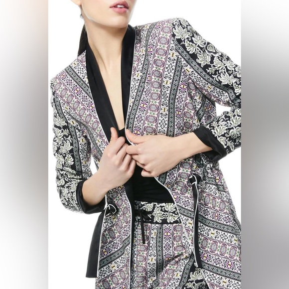 Brand New Alice + Olivia Lincoln Dream Piped Drawstring Blazer - Picture 7 of 12